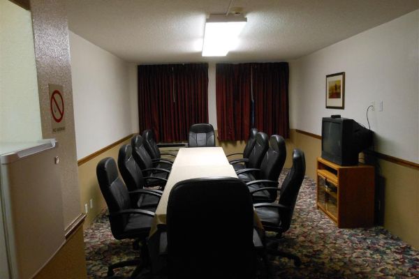 Country Hearth Inn - Benton